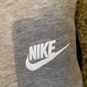 Nike Tech Pant Mens Medium, worn only a few times. Like brand new.